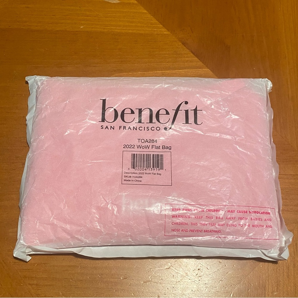 Benefit Give a Glam Velvet Cosmetic Bag - Picture 10 of 10